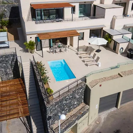 Orion Luxury Ocean View فيلة