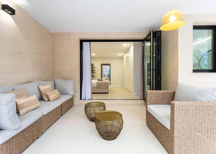 Orion Luxury Ocean View Villa *