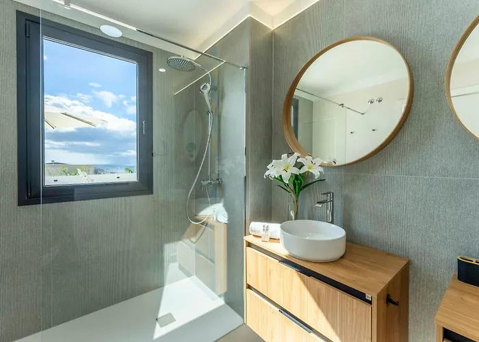 Orion Luxury Ocean View Villa *