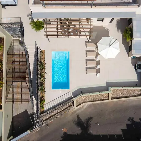 Orion Luxury Ocean View * 아데제